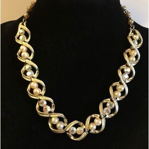 Coro AB crystal and pearl gold tone vintage necklace